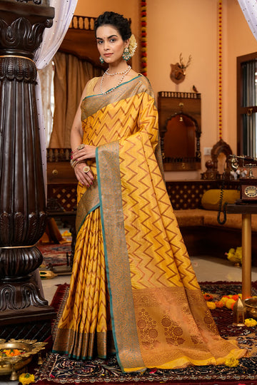 Exceptional Yellow Soft Banarasi Silk Saree With Lissome Fairytale Piece