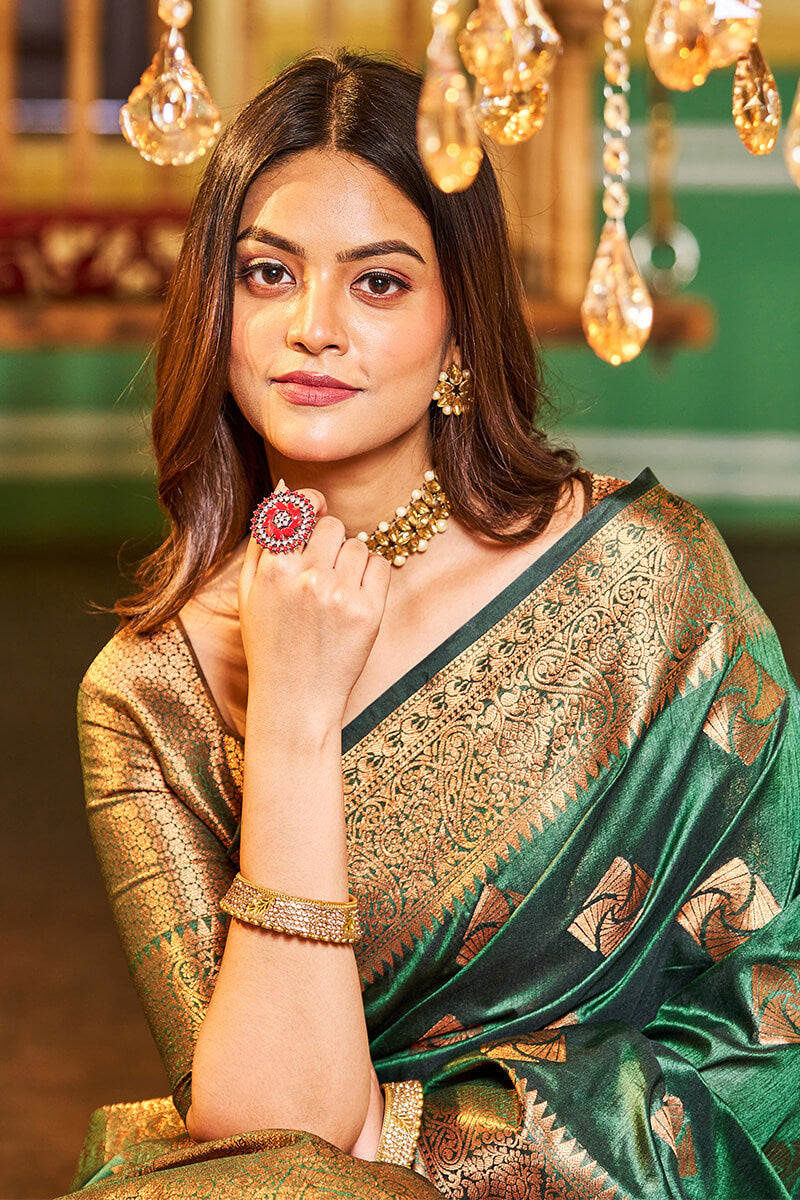 Evocative Dark Green Soft Banarasi Silk Saree With Gratifying Blouse Piece