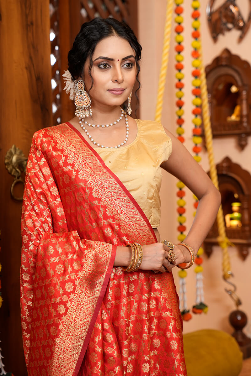Felicitous Red Kanjivaram Silk With Tempting Blouse Piece