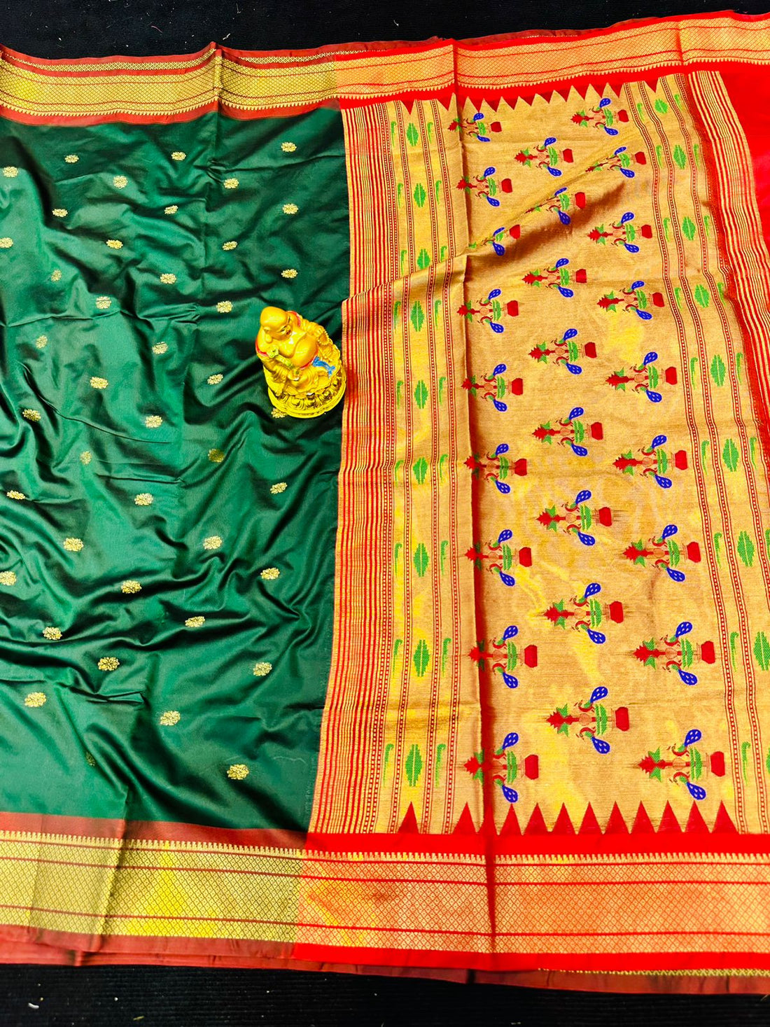 Energetic Green Paithani Silk Saree With Refreshing Blouse Piece