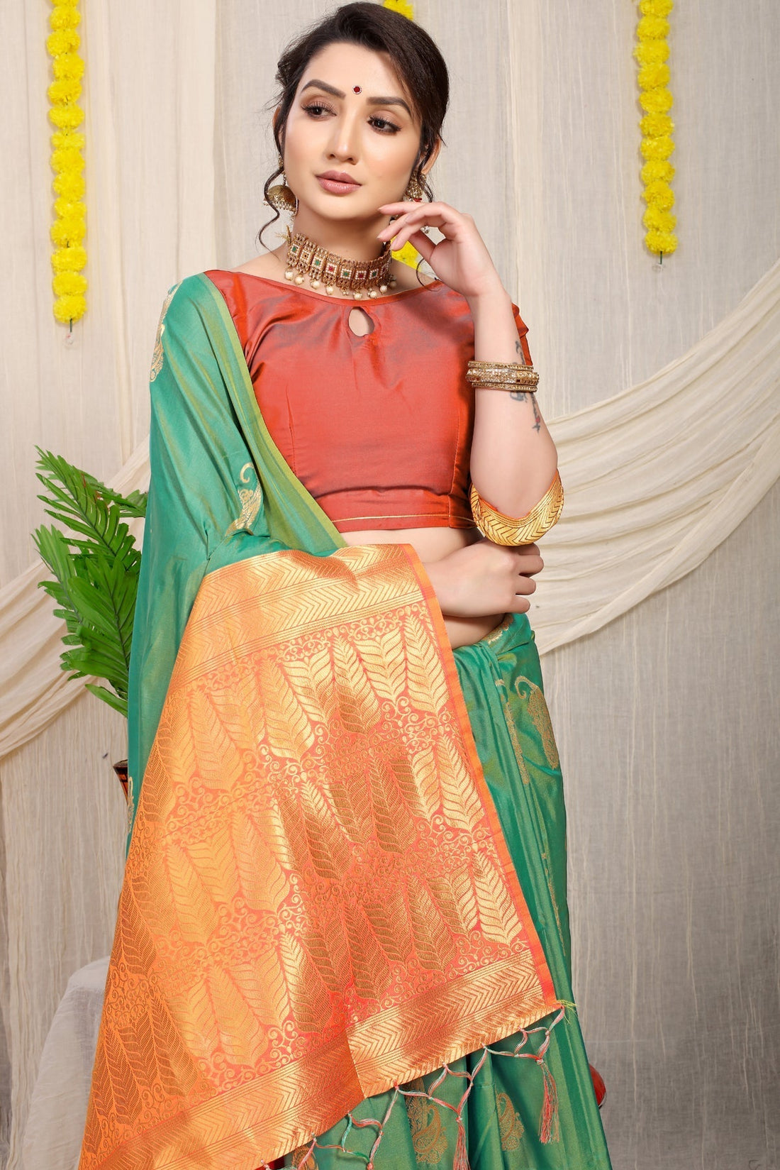 Precious Green Banarasi Silk With Extraordinary Blouse Piece
