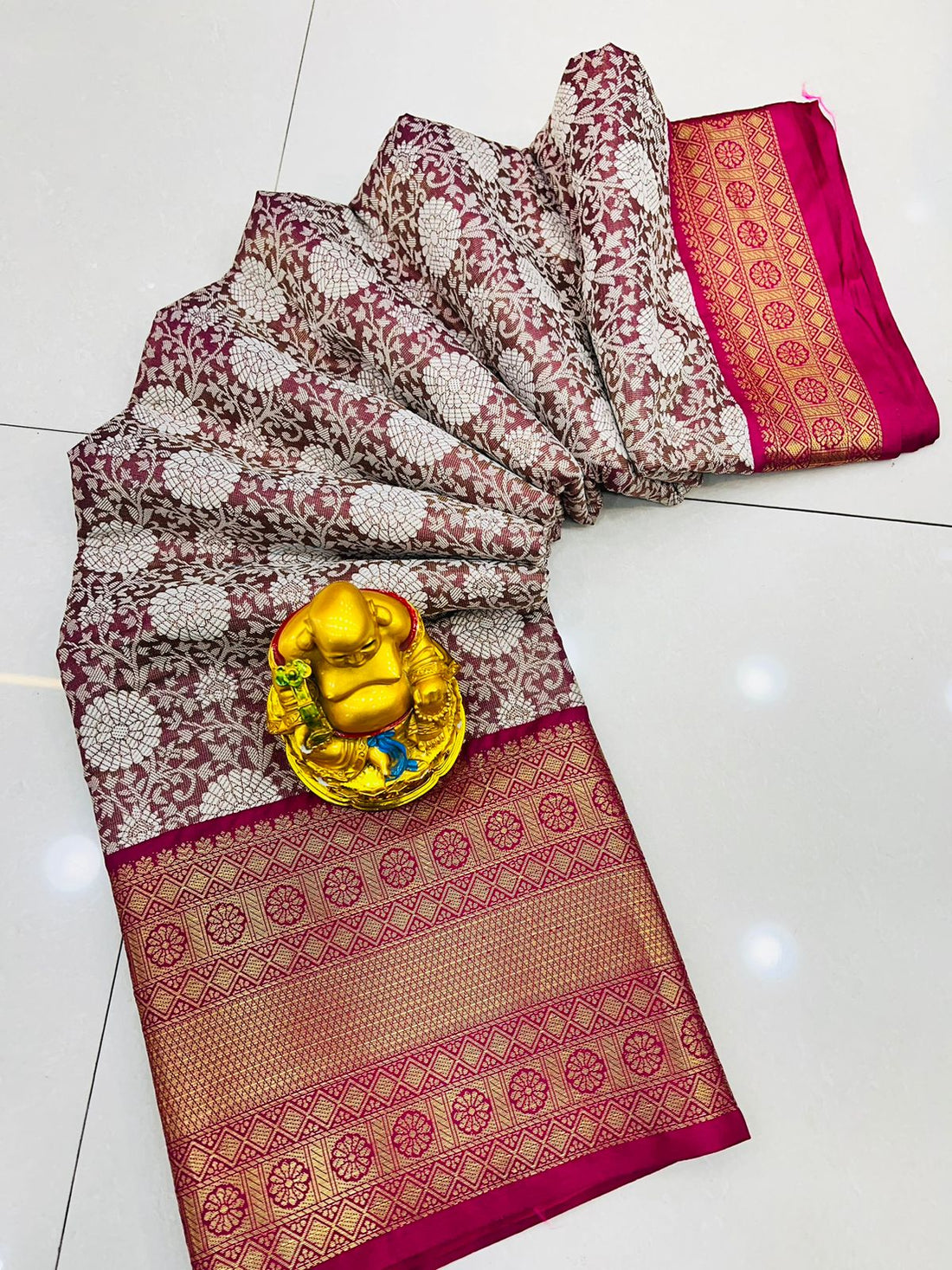 Adoring Wine Kanjivaram Silk With Bewitching Blouse Piece