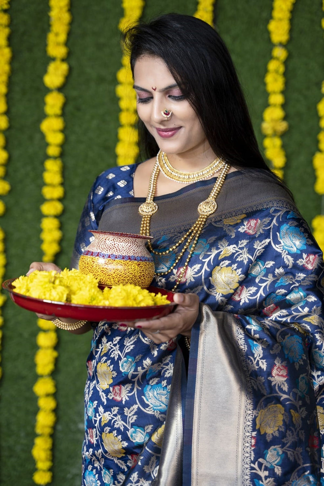 Wonderful Navy Blue Kanjivaram Silk With Stylish Blouse Piece