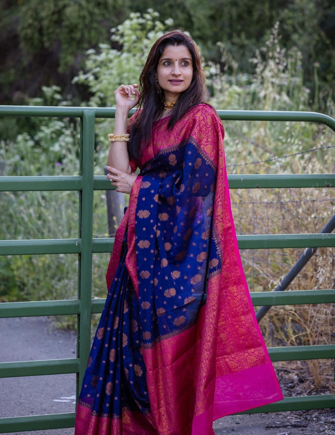 Dissemble Blue Soft Silk Saree With Comely Blouse Piece