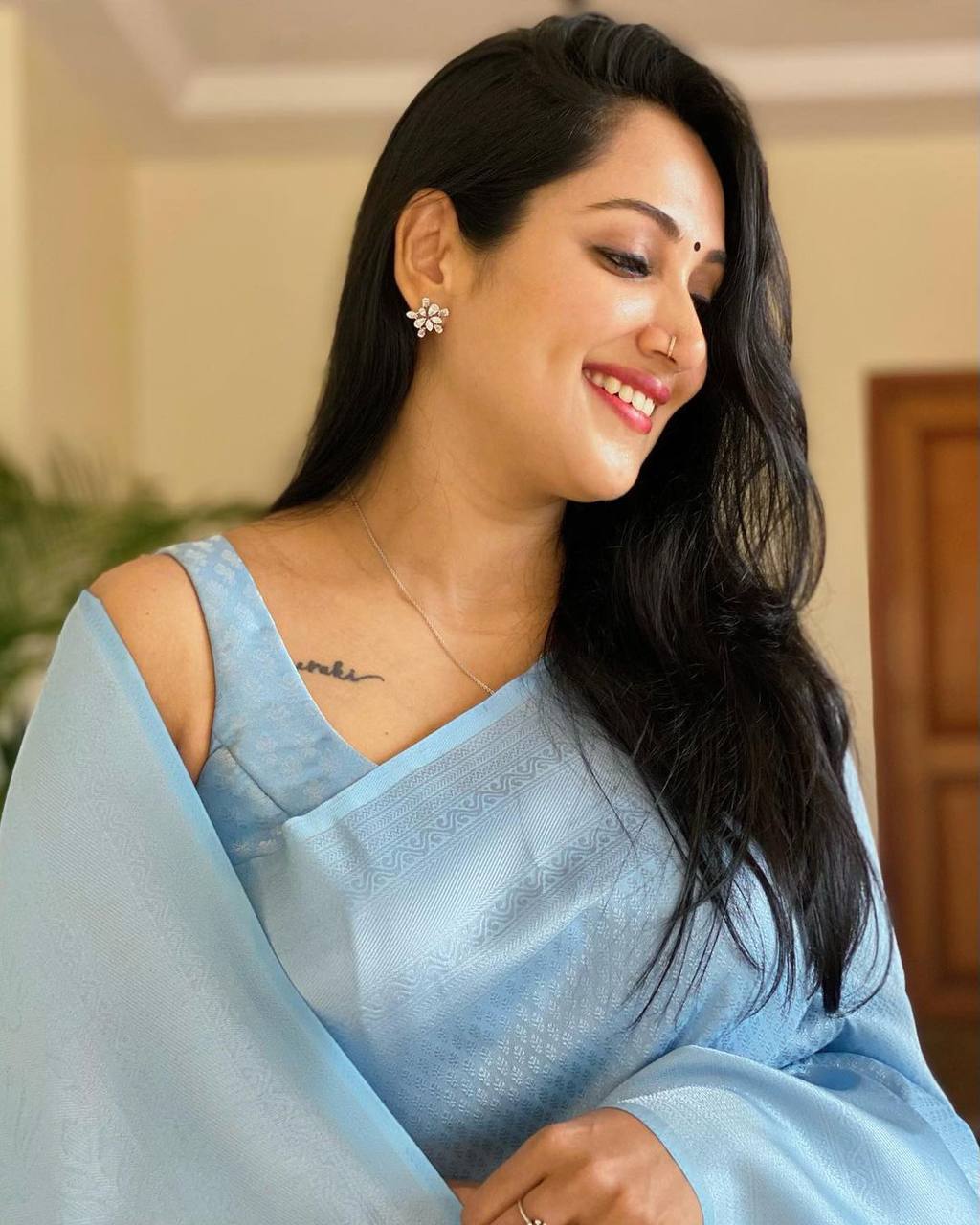 Adorable Firozi Soft Silk Saree With Groovy Blouse Piece