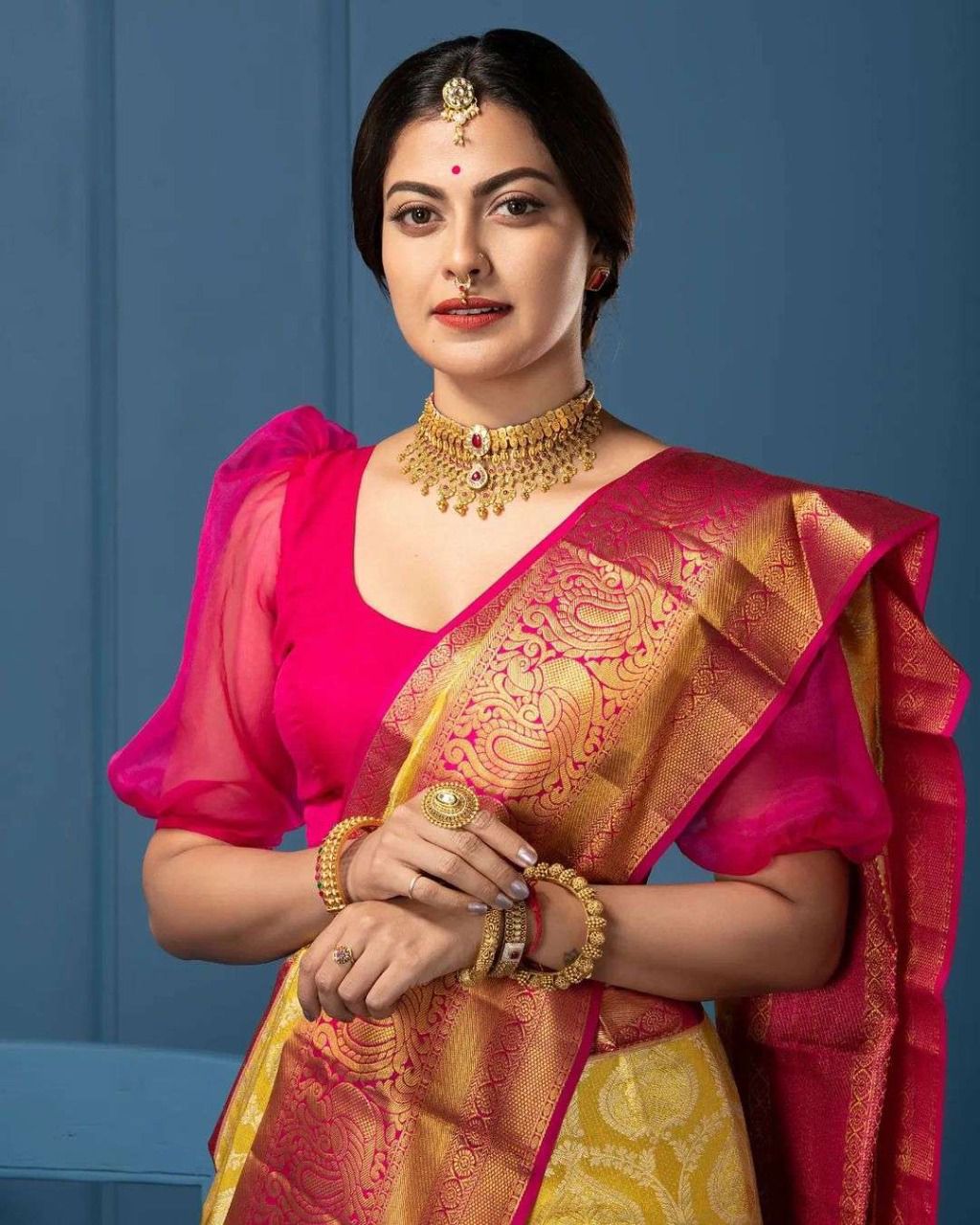 Magnetic Yellow Soft Silk Saree With Smashing Blouse Piece